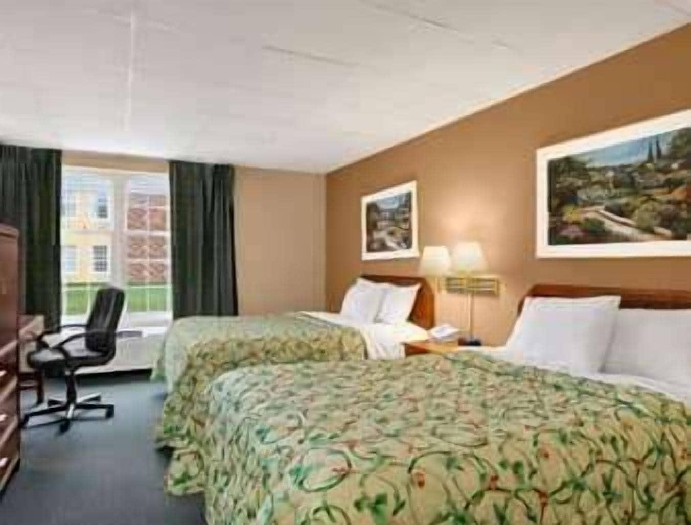 Days Inn By Wyndham Madisonville Esterno foto