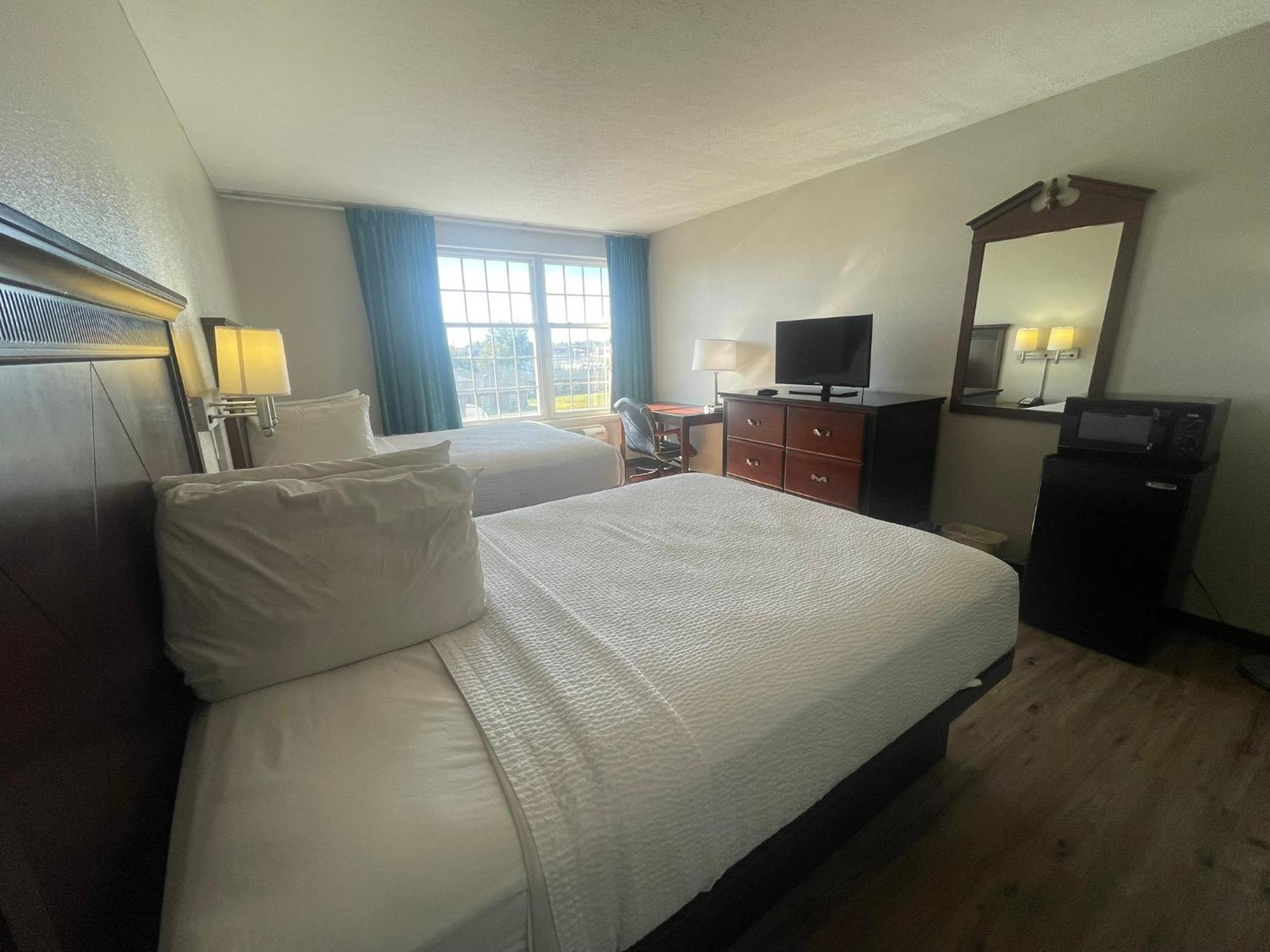 Days Inn By Wyndham Madisonville Esterno foto